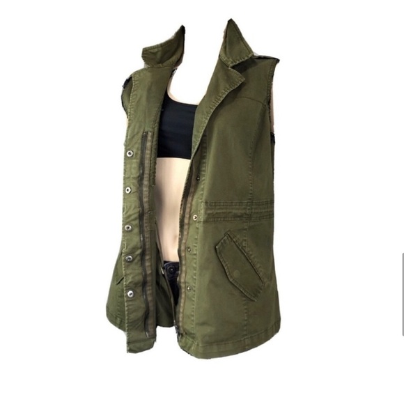 KUT from the Kloth sleeveless cargo jacket olive green raw hem - Picture 11 of 16
